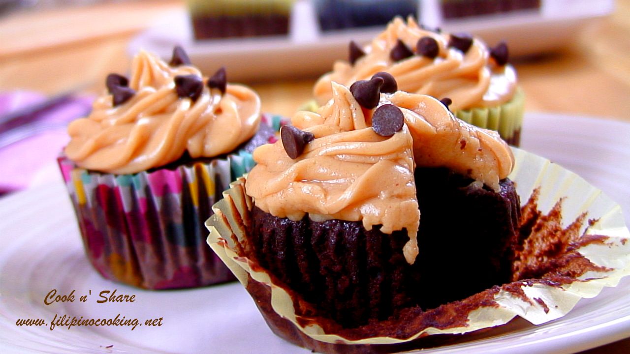 chocolate cupcakes with peanut butter frosting