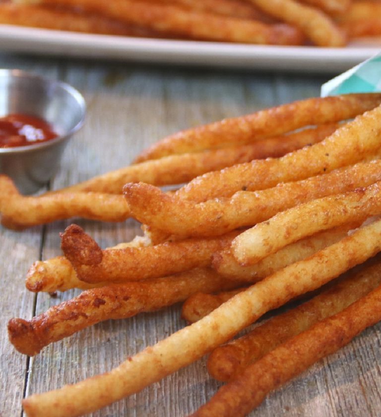 This French fry is 8 inches long. : r/mildlyinteresting