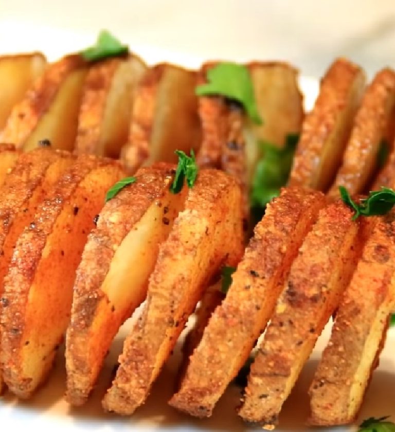 Spiralized Curly, Oven Baked Potato Fries I Vegan & Gluten Free