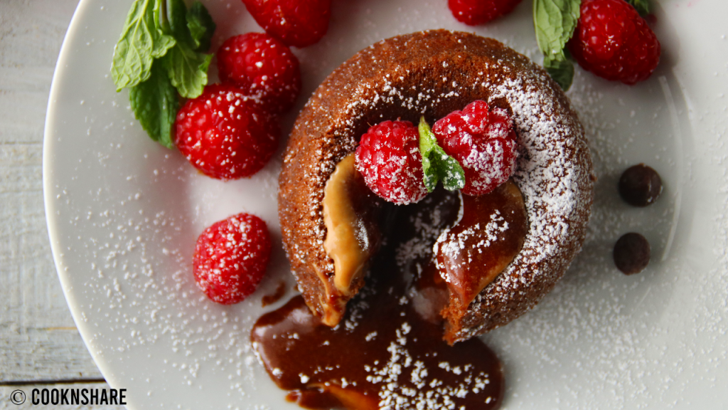 chocolatepeanutbuttermoltenlavacake