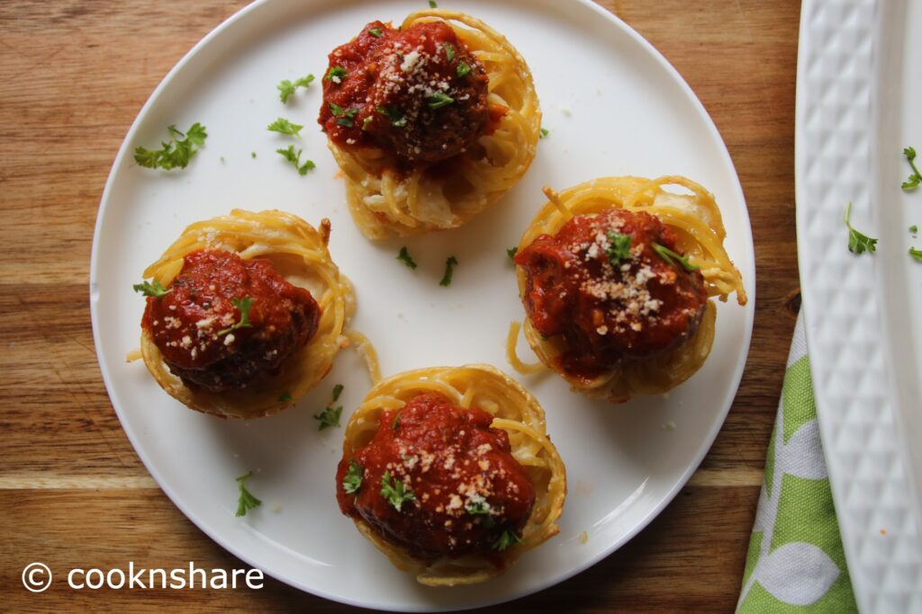 spaghettiand eatballnests