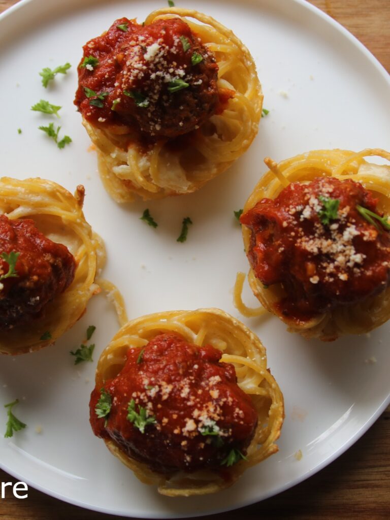 spaghettiand eatballnests